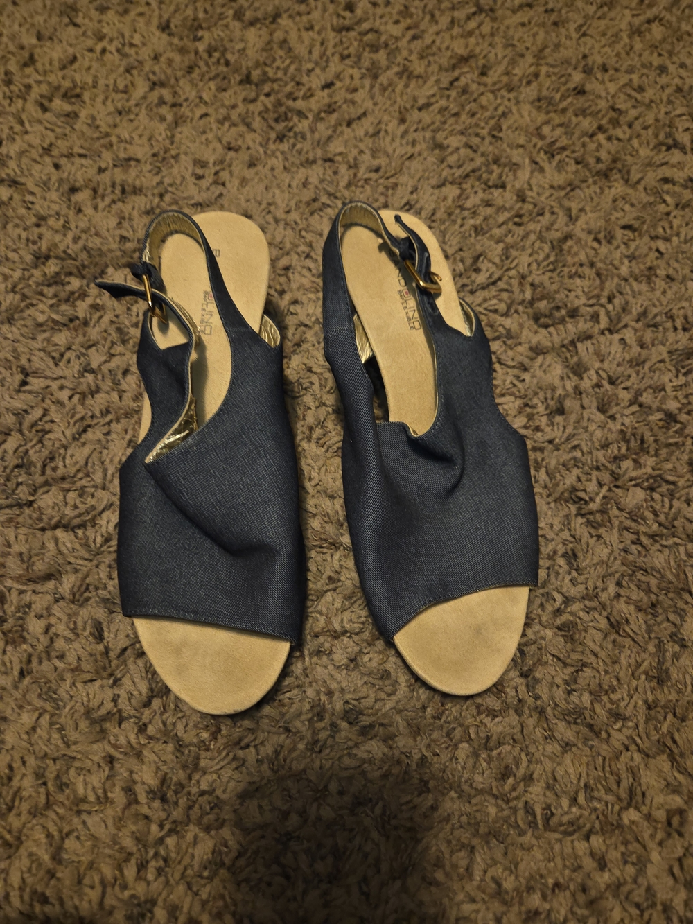 Womens size 10M navy blue wedge sandals